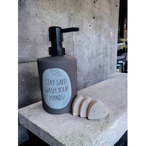 Zeeppompje-Stay Safe-Handen wassen-Handzeep-Antraciet-Hervulbaar-Glazen Zeeppompje-Hygiëne-Anti Bacterieel-Verjaardag-Moederdag-Vaderdag-Kerstcadeau-Kerst-Sinterklaas-Zeep-Zeepjes-Hartvormige Zeepjes-Trio-Clean Cotton-Frisse Geur