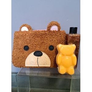 geschenk voor kinderen - beer - chocolade - bad douche gel - zeep - toilet zak