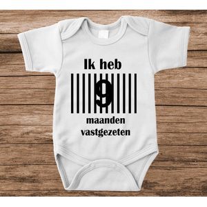 Soft Touch Rompertje met tekst - negen maanden vastgezeten | Baby rompertje met leuke tekst | | kraamcadeau | 0 tot 3 maanden | GRATIS verzending