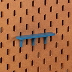 Standaard plankje vlak voor Ikea Skadis Pegboard 12x2,5 cm - Blauw - Display