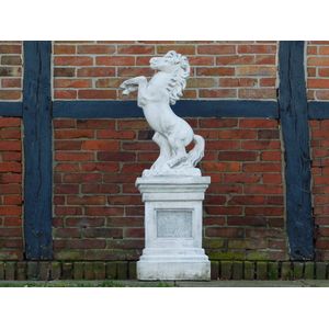Paard op Sokkel - 140 cm - Volledig Steen