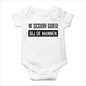 Soft Touch Rompertje met Tekst - Ik scoor goed bij de Mannen - wit/zwart | Baby rompertje met leuke tekst | | kraamcadeau | 0 tot 3 maanden | GRATIS verzending