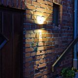 Lucande Roestbruine LED buitenwandlamp Jarno, kubusvorm