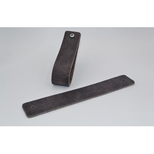 Leren handgrepen per stuk. Grijs Maat L 18X3cm Italiaans volnerf leder incl. stoere 26mm schroeven.