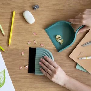 Peleg Design - DustArch - Stoffer en Blik - Zwart - Kunststof