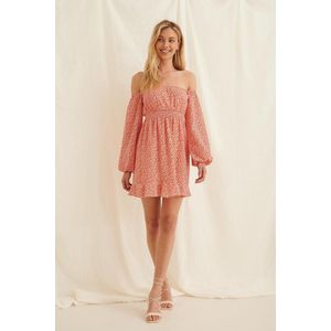 NA-KD Off Shoulder Smocked Mini Jurk - Painted Floral Coral - Recycled Polyester