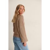 TOP/ Donker beige top met uitsparing en hals Attale (S)