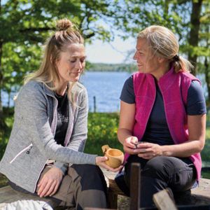 Ivanhoe - UW Cilla Vine - T-shirt - Zwart - 100% Merino Wol