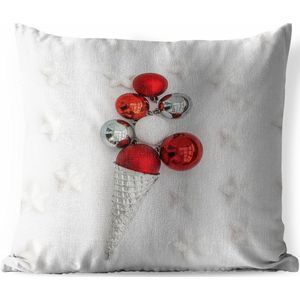 Buitenkussens - Tuin - De kerstboomballen in de vorm van een ijsje - 50x50 cm
