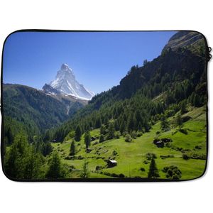 Laptophoes 14 inch 36x26 cm - Matterhorn - Macbook & Laptop sleeve Zwitserse Alpen in Matterhorn met groene bomen - Laptop hoes met foto
