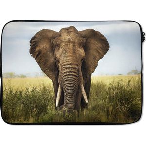 Laptophoes 14 inch 36x26 cm - Olifant - Macbook & Laptop sleeve Afrikaanse olifant vooraanzicht - Laptop hoes met foto