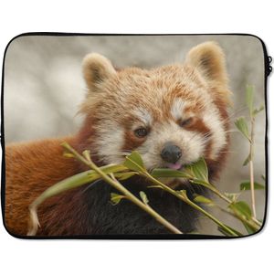 Laptophoes 17 inch 41x32 cm - Rode panda - Macbook & Laptop sleeve Etende rode panda - Laptop hoes met foto