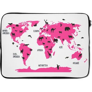 Laptophoes 13 inch 34x24 cm - Trendy wereldkaarten - Macbook & Laptop sleeve Zacht roze wereldkaart met verscheidene dieren - Laptop hoes met foto