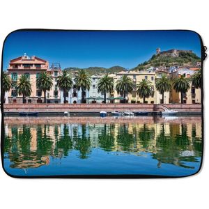 Laptophoes 14 inch 36x26 cm - Sardinië - Macbook & Laptop sleeve De waterkant van Bosa Italië - Laptop hoes met foto