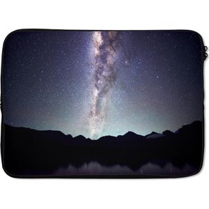 Laptophoes 13 inch 34x24 cm - Melkweg - Macbook & Laptop sleeve De Melkweg met een blauwe gloed - Laptop hoes met foto