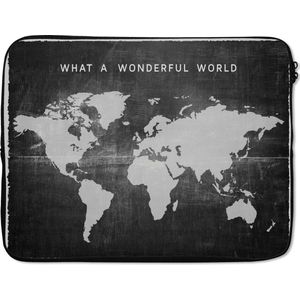 Laptophoes 17 inch - Wereldkaart - Vintage - Zwart - Laptop sleeve - Binnenmaat 42,5x30 cm - Zwarte achterkant