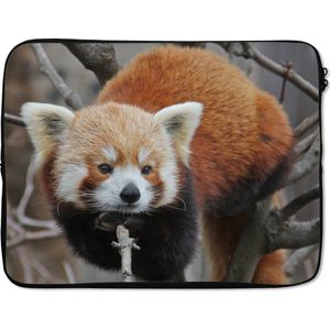 Laptophoes 15 inch 38x29 cm - Rode panda - Macbook & Laptop sleeve Rode panda tussen de takken - Laptop hoes met foto