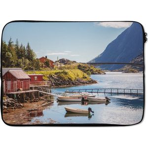 Laptophoes 14 inch 36x26 cm - Noorwegen - Macbook & Laptop sleeve Rivier stroomt langs bergen - Laptop hoes met foto