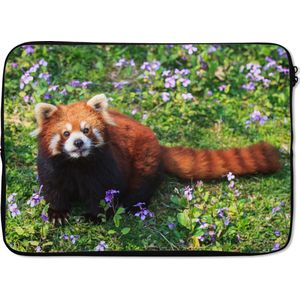 Laptophoes 14 inch 36x26 cm - Rode panda - Macbook & Laptop sleeve Rode panda in een bloemenveld - Laptop hoes met foto
