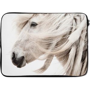 Laptophoes 14 inch 36x26 cm - Paarden  - Macbook & Laptop sleeve Portret van een wit paard met lange manen - Laptop hoes met foto