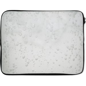Laptophoes 15.6 inch - Kleine luchtbellen in water - Laptop sleeve - Binnenmaat 39,5x29,5 cm - Zwarte achterkant