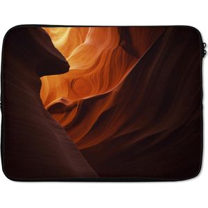 Laptophoes 15 inch 38x29 cm - Verborgen Schoonheid - Macbook & Laptop sleeve Oranje grot - Laptop hoes met foto