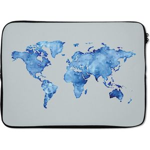 Laptophoes 14 inch 36x26 cm - Waterverf wereldkaart - Macbook & Laptop sleeve Waterverf wereldkaart blauw op lichtblauwe achtergrond - Laptop hoes met foto