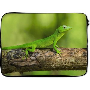 Laptophoes 14 inch - Groene gekko op een boomstronk - Laptop sleeve - Binnenmaat 34x23,5 cm - Zwarte achterkant