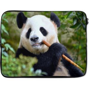 Laptophoes 14 inch - Panda - Bamboe - Bladeren - Laptop sleeve - Binnenmaat 34x23,5 cm - Zwarte achterkant