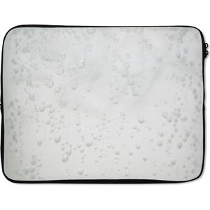 Laptophoes 17 inch 41x32 cm - Bubbels - Macbook & Laptop sleeve Kleine luchtbellen in water - Laptop hoes met foto