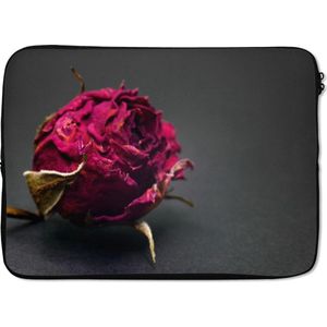 Laptophoes 13 inch 34x24 cm - Rode Rozen - Macbook & Laptop sleeve Uitgedroogde roos - Laptop hoes met foto