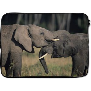 Laptophoes 13 inch 34x24 cm - Olifanten - Macbook & Laptop sleeve Stoeiende olifanten - Laptop hoes met foto