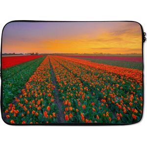 Laptophoes 14 inch - Tulpenvelden in Zuid-Holland - Laptop sleeve - Binnenmaat 34x23,5 cm - Zwarte achterkant