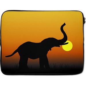 Laptophoes 17 inch 41x32 cm - Olifant zonsondergang illustratie - Macbook & Laptop sleeve Een vector illustratie van een olifant tijdens een zonsondergang - Laptop hoes met foto