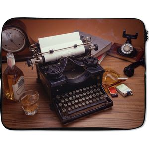 Laptophoes 17 inch 41x32 cm - Typemachine vintage - Macbook & Laptop sleeve Typemachine en whisky - Laptop hoes met foto