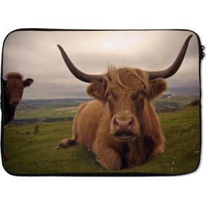 Laptophoes 13 inch 34x24 cm - Schotse Hooglanders  - Macbook & Laptop sleeve Schotse hooglander met jong - Laptop hoes met foto