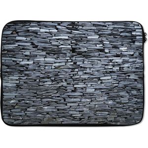 Laptophoes 13 inch 34x24 cm - Stenen muren - Macbook & Laptop sleeve Grijze gekleurde stenen muur - Laptop hoes met foto