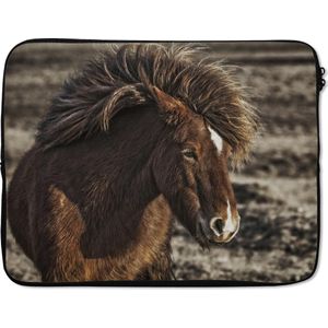 Laptophoes 17 inch 41x32 cm - Paard - Macbook & Laptop sleeve Paard met wilde manen - Laptop hoes met foto