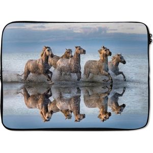 Laptophoes 14 inch 36x26 cm - Paard - Macbook & Laptop sleeve Paarden reflecterend in water - Laptop hoes met foto