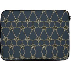 Laptophoes 13 inch 34x24 cm - Luxe patroon - Macbook & Laptop sleeve Luxe patroon van gouden lijnen en bloemen tegen een donkerblauwe achtergrond - Laptop hoes met foto