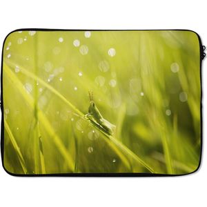 Laptophoes 13 inch 34x24 cm - Vrije Dieren - Macbook & Laptop sleeve Kleine sprinkhaan - Laptop hoes met foto