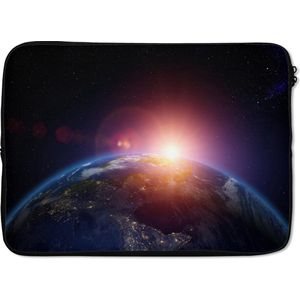 Laptophoes 14 inch 36x26 cm - Satellietfoto Aarde - Macbook & Laptop sleeve Satellietbeeld van een zonsopkomst - Laptop hoes met foto