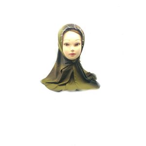 Groene hoofddoek met stenen, mooie hijab.