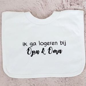 Baby slabbetje cadeau tekst opa en oma logeren voor bij blijf eten zwangerschap bekendmaking aankondiging voor de liefste aanstaande geboorte cadeau gaat worden