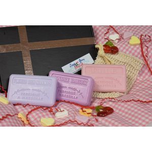 Valentijn zeep cadeau set Elle, fleur de champs, tendre baiser + sisal zeepzakje - valentijn cadeau voor haar