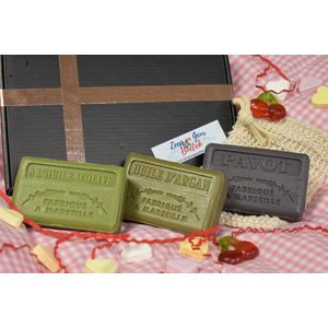 Valentijn zeep cadeau set Huile d’argan, Huile d,olive, Opium + sisal zeepzakje - valentijn voor hem - valentijn voor haar