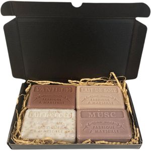 Zeep brievenbuscadeau: Vanille, Kokosmelk, Zijde melk, Musc - warme zoete geuren - cadeau