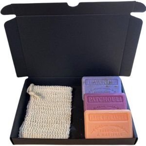 Soap bar set - zeep savon de marseille Lavendel scrub, patchouli, sinaasappelbloesem 3x125 gr. + zeepzakje