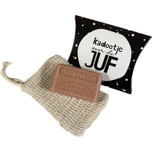 Cadeautje voor de juf: Eilandbloemen 125 g. + Sisal zeepzakje - savon de marseille - zeep geschenkset - geschenk juf