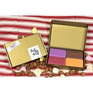 Sint & Piet pakket met Sandelhout, Chocolade, Mandarijn & Snoepappel - sinterklaas cadeau volwassenen - sinterklaas chocolade